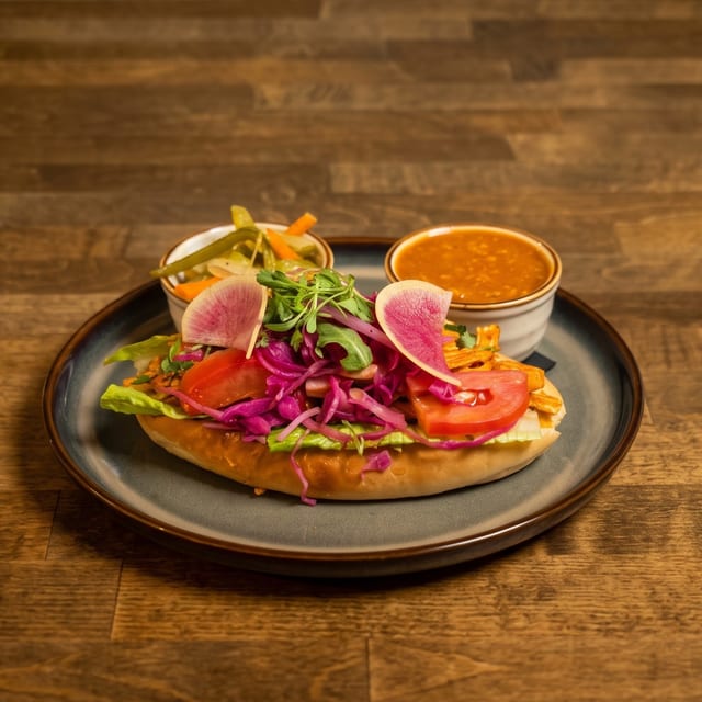 Pan con Pollo.